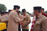 Rektor UIN Ar-Raniry Prof Mujiburrahman, terima penghargaan Lencana Pancawarsa. Foto: Ist