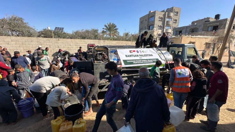 Melalui DD Waspada, Yayasan Fajar Diinul Islam dan Pengajian Humairah Hadirkan Air Bersih untuk Pengungsi di Gaza. Foto: Ist
