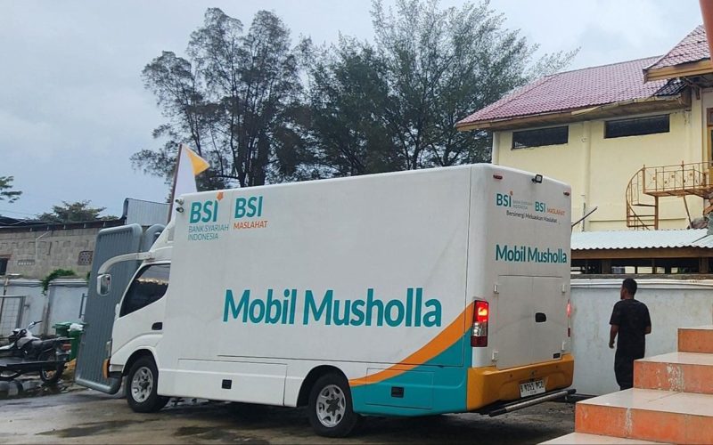 Panpel Persiraja sediakan mobil musola di pertandingan kandang babak 8 besar Liga 2. Foto: MO