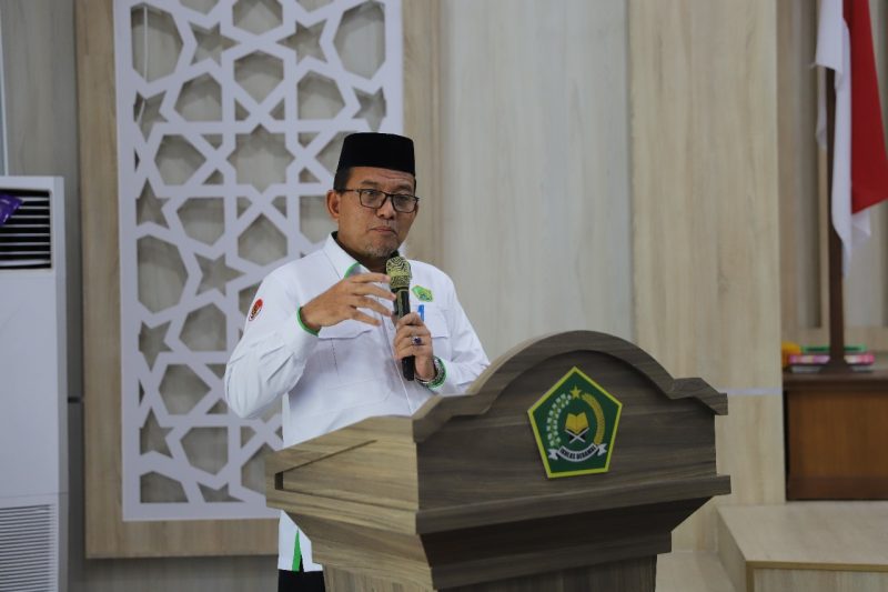 Kepala Kanwil Kementerian Agama Provinsi Aceh, H Azhari. Foto: Ist