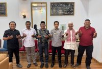 Bupati Aceh Barat Tarmizi SP bersama Ketua STAIN Meulaboh. Foto: Ist