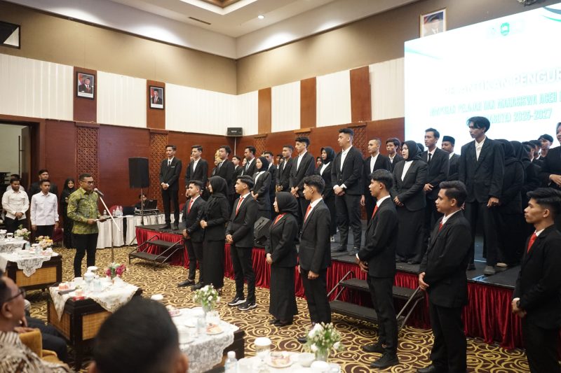 Bupati Abdya Safaruddin lantik pengurus Hipelmabdya. Foto: Ist