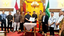 Penandatanganan MoU antara Pemerintah Aceh dan PT Flora Agung. Foto: Ist