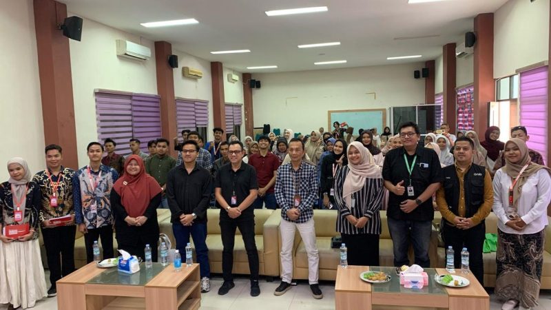 Komunitas Kejar Mimpi Aceh latih puluhan UMKM terkait digital marketing. Foto: Ist